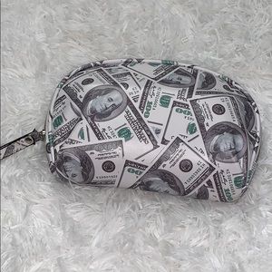 A Moneybagg wallet
